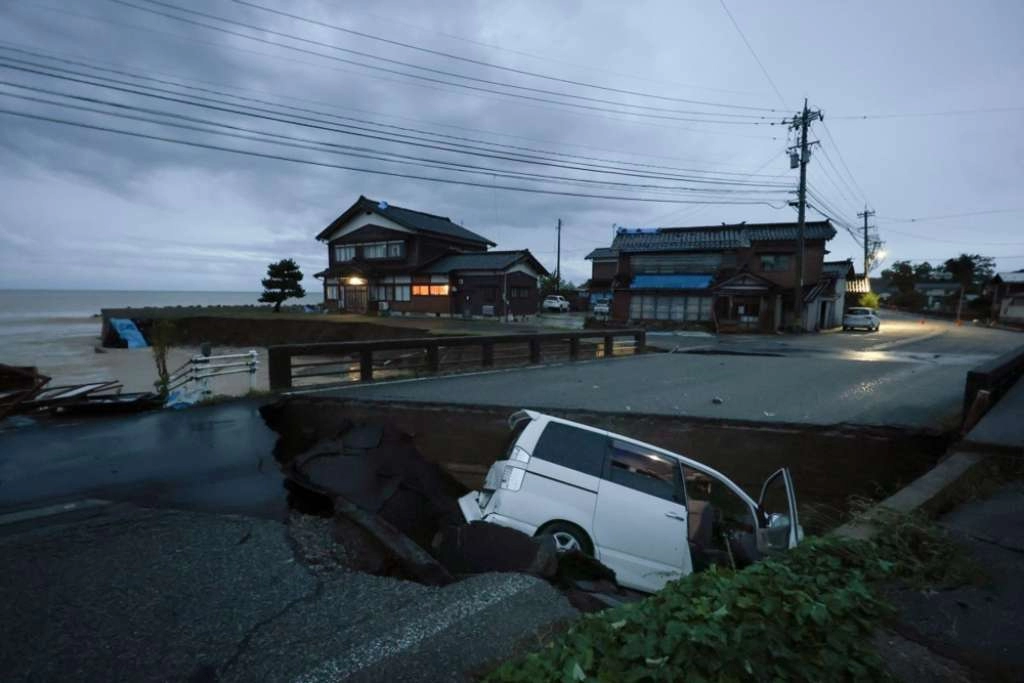 U Japanu i Južnoj Koreji evakuacije zbog poplava
